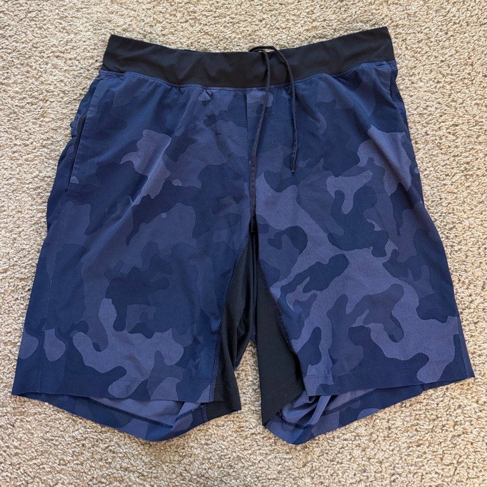 Lululemon Lululemon Shorts size XL Navy Blue Camo Men Gym